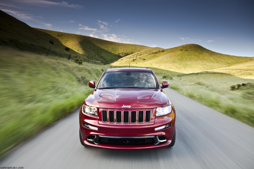 Авто обои Jeep Grand Cherokee SRT8 2012