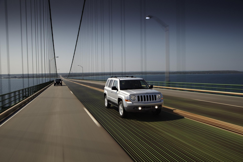 Авто обои Jeep Patriot 2012