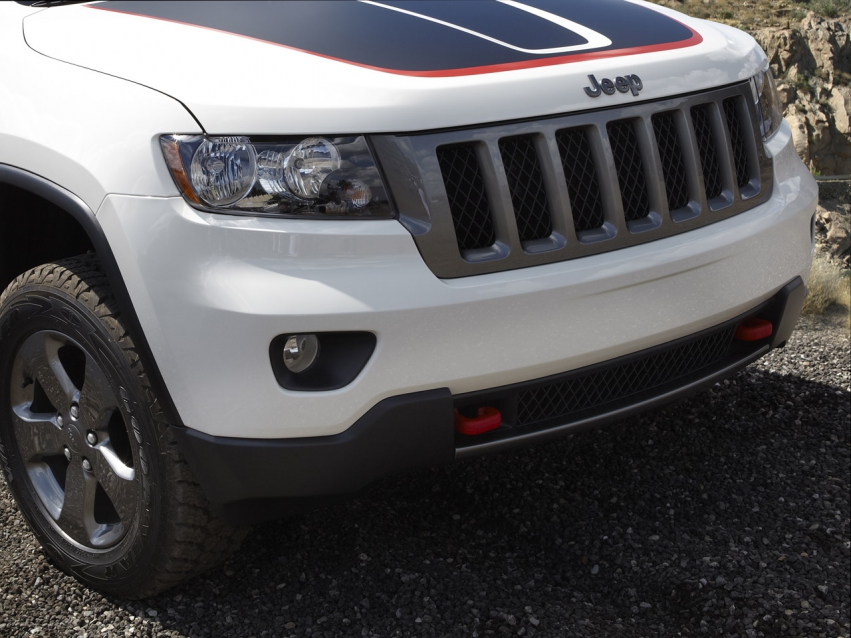 Авто обои Jeep Grand Cherokee Trailhawk 2013