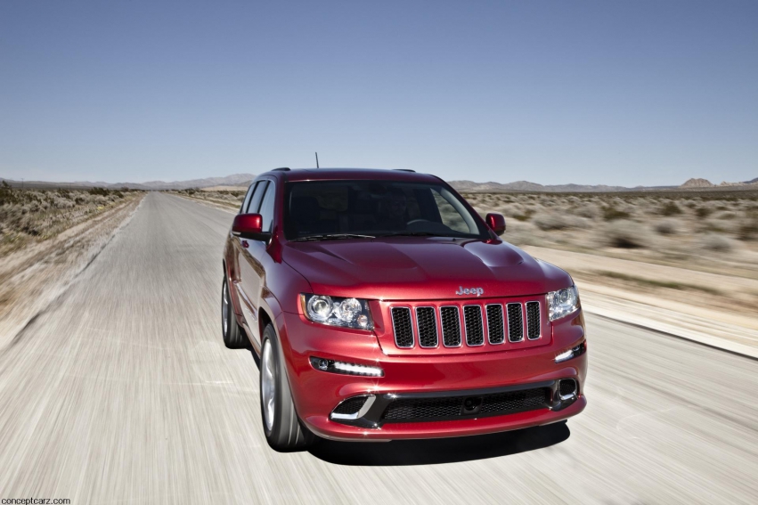 Авто обои Jeep Grand Cherokee SRT8 2012