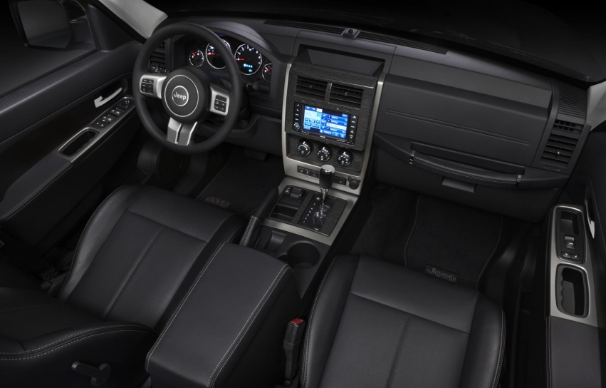 Авто обои Jeep Liberty 2012