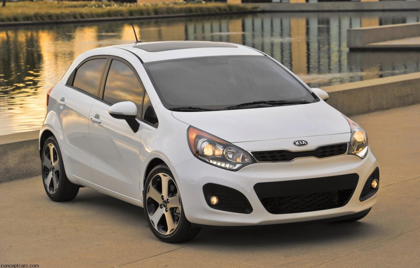 Авто обои Kia Rio5 2012