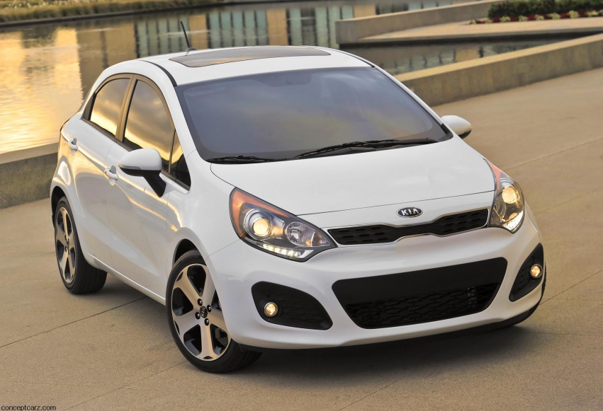 Авто обои Kia Rio5 2012