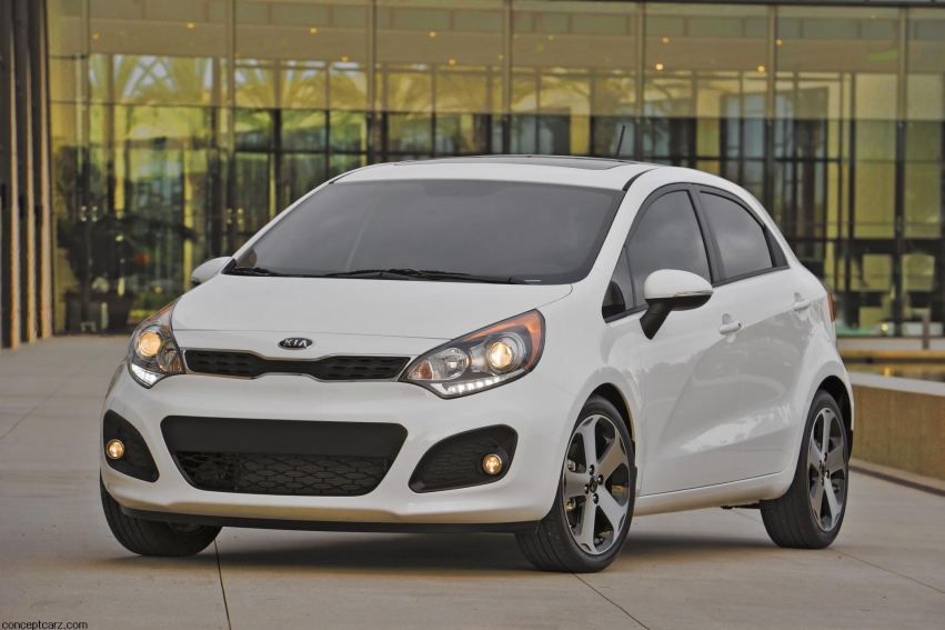 Авто обои Kia Rio5 2012