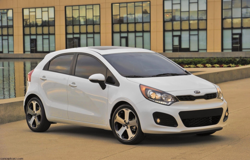 Авто обои Kia Rio5 2012