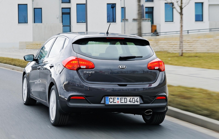 Авто обои Kia Cee'd 2012