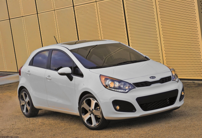 Авто обои Kia Rio5 2012