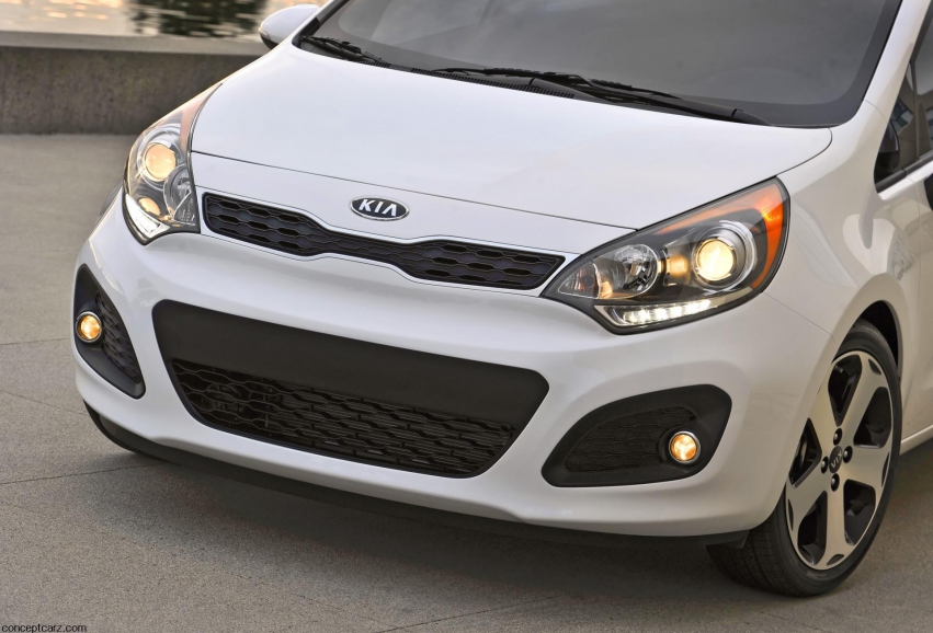 Авто обои Kia Rio5 2012