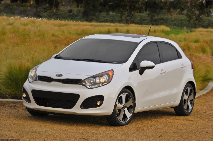 Авто обои Kia Rio5 2012