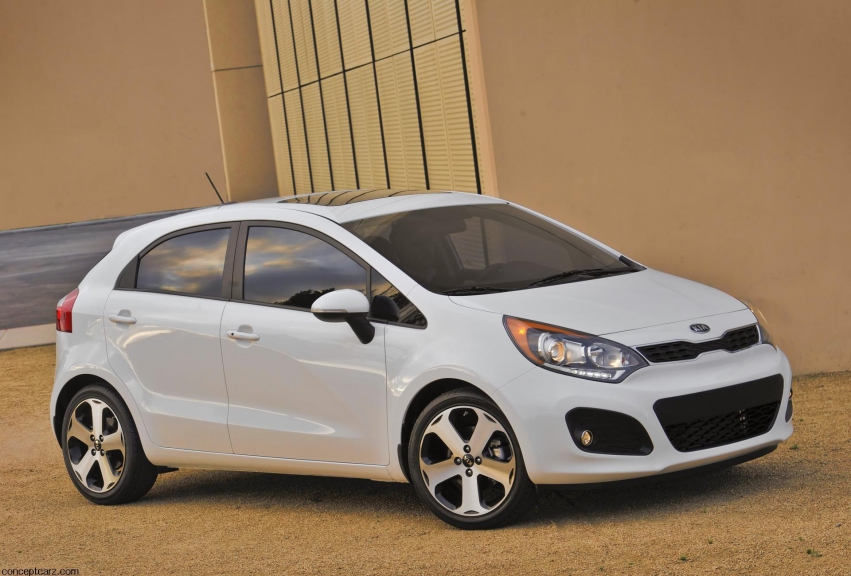 Авто обои Kia Rio5 2012