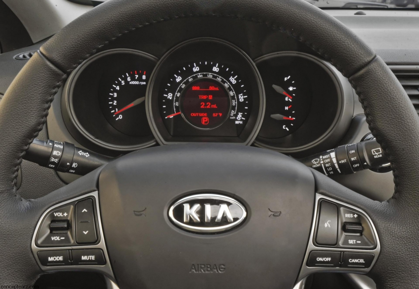 Авто обои Kia Rio5 2012