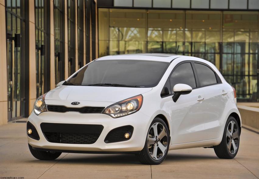 Авто обои Kia Rio5 2012