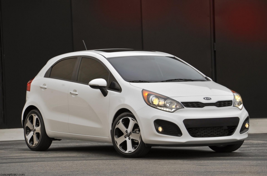 Авто обои Kia Rio5 2012