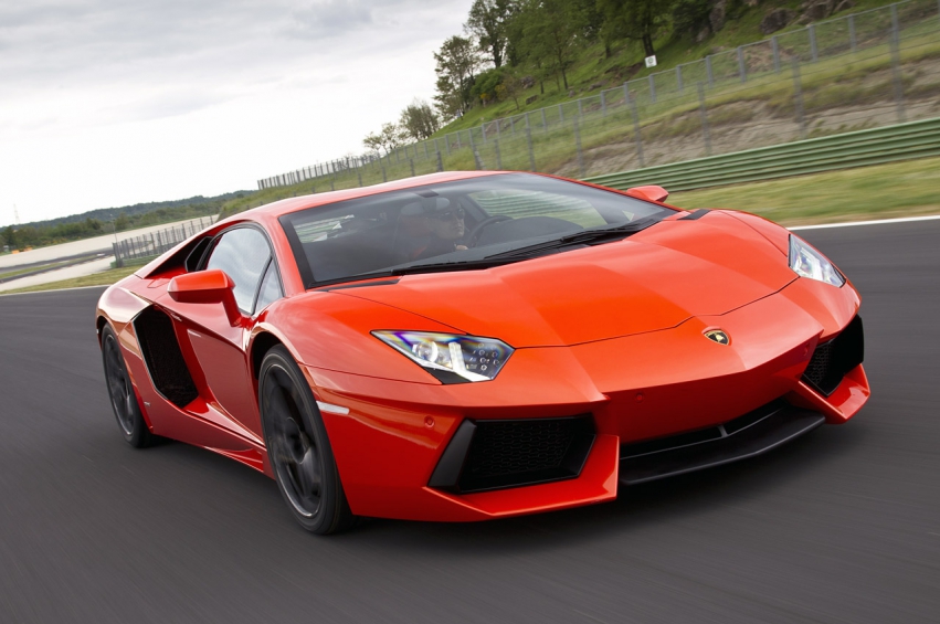 Авто обои Lamborghini Aventador LP700-4 2012