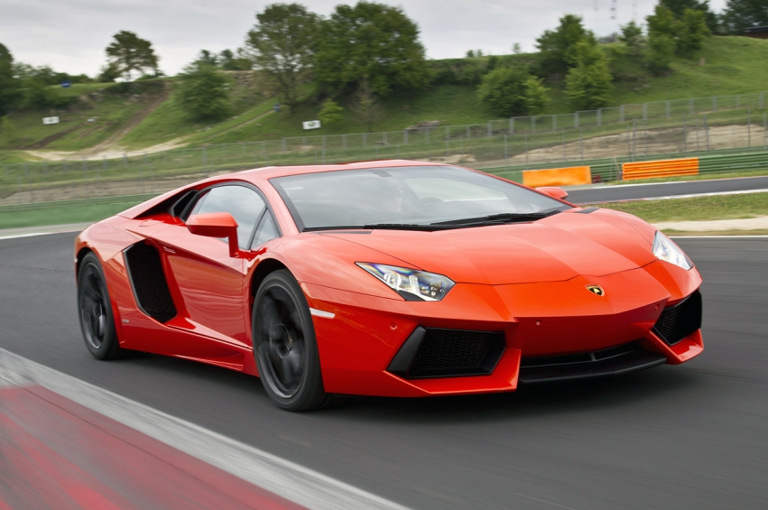 Авто обои Lamborghini Aventador LP700-4 2012