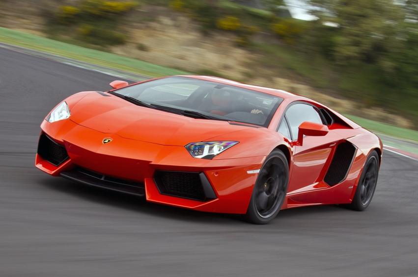 Авто обои Lamborghini Aventador LP700-4 2012