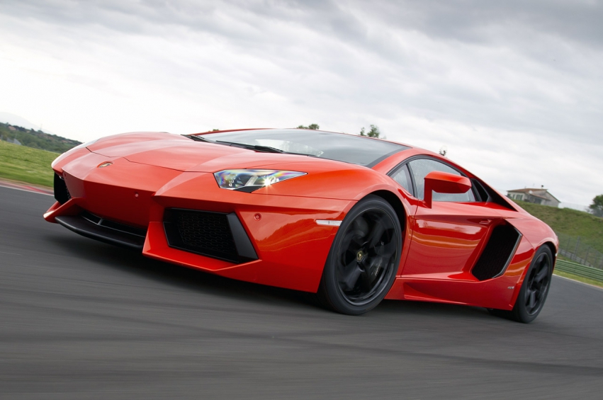 Авто обои Lamborghini Aventador LP700-4 2012