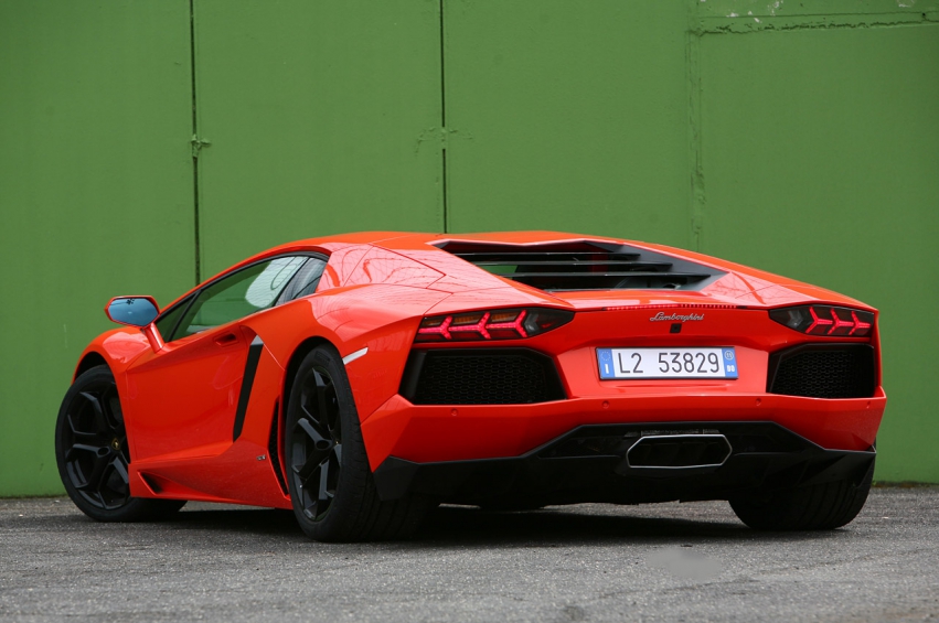 Авто обои Lamborghini Aventador LP700-4 2012