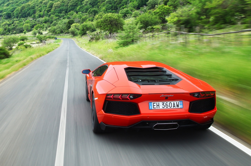 Авто обои Lamborghini Aventador LP700-4 2012