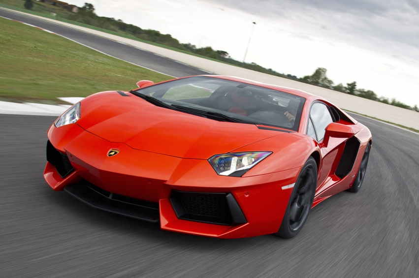 Авто обои Lamborghini Aventador LP700-4 2012