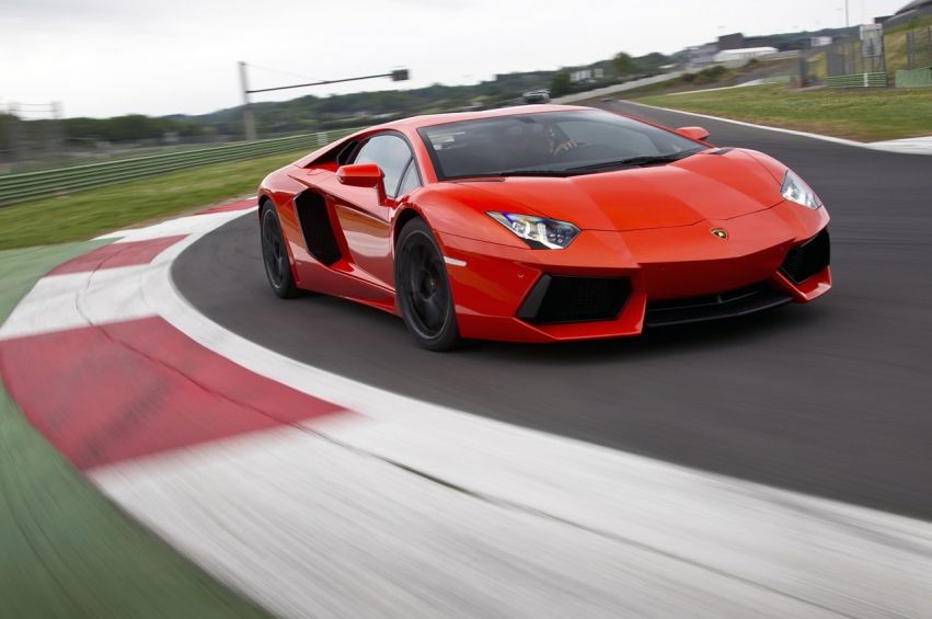 Авто обои Lamborghini Aventador LP700-4 2012