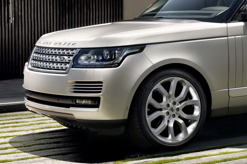 Авто обои Land Rover Range Rover 2013