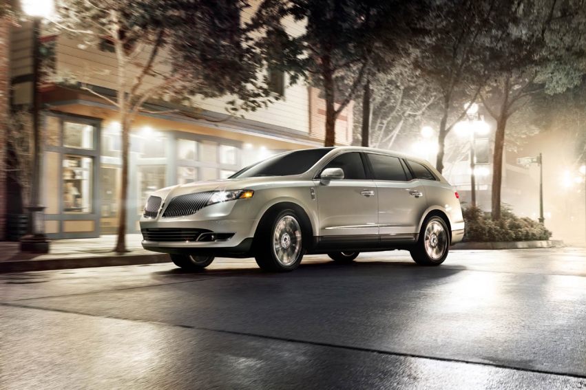 Авто обои Lincoln MKT 2013