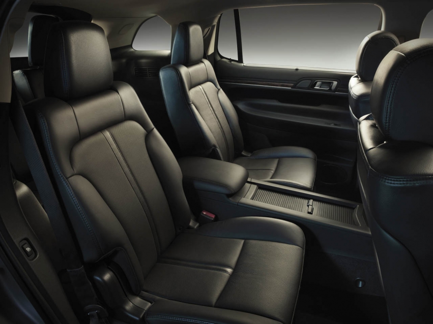 Авто обои Lincoln MKT 2013