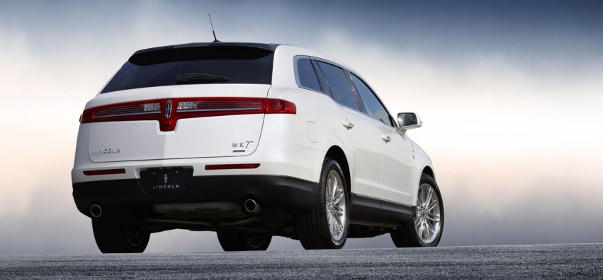 Авто обои Lincoln MKT 2013