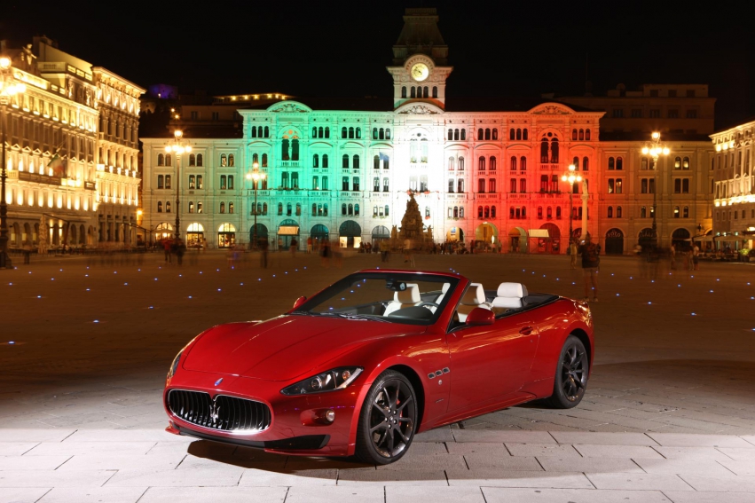 Авто обои Maserati GranCabrio Sport 2012