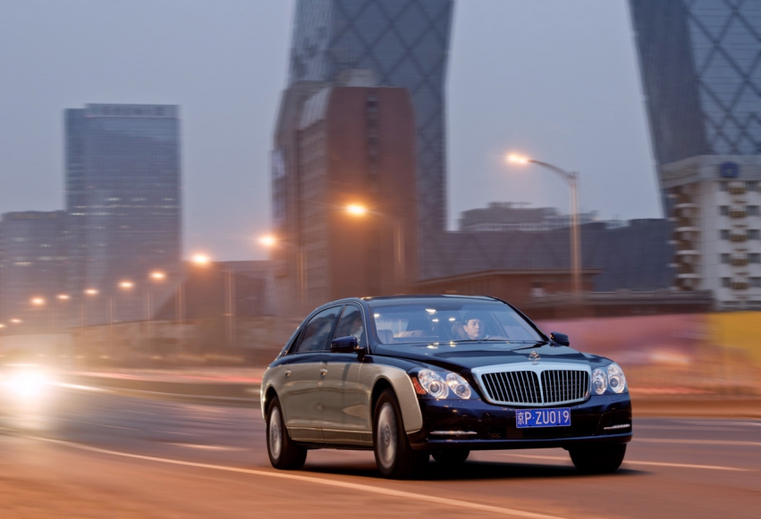 Авто обои Maybach Range 2011