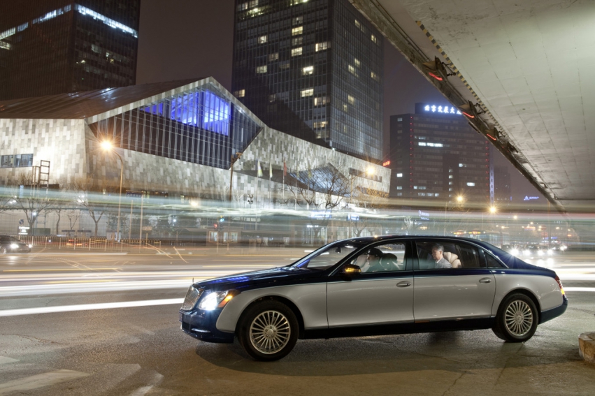 Авто обои Maybach Range 2011