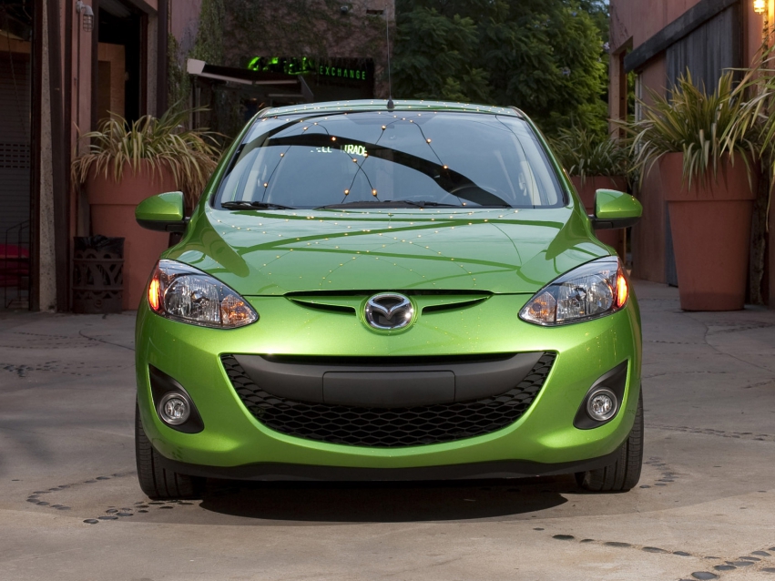 Авто обои Mazda 2 Hatchback 2010