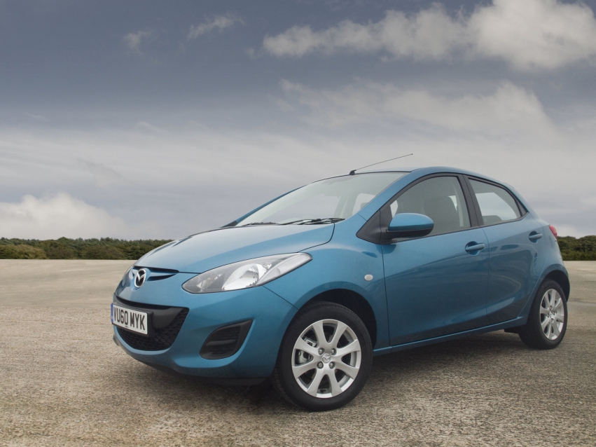 Авто обои Mazda 2 Hatchback 2010