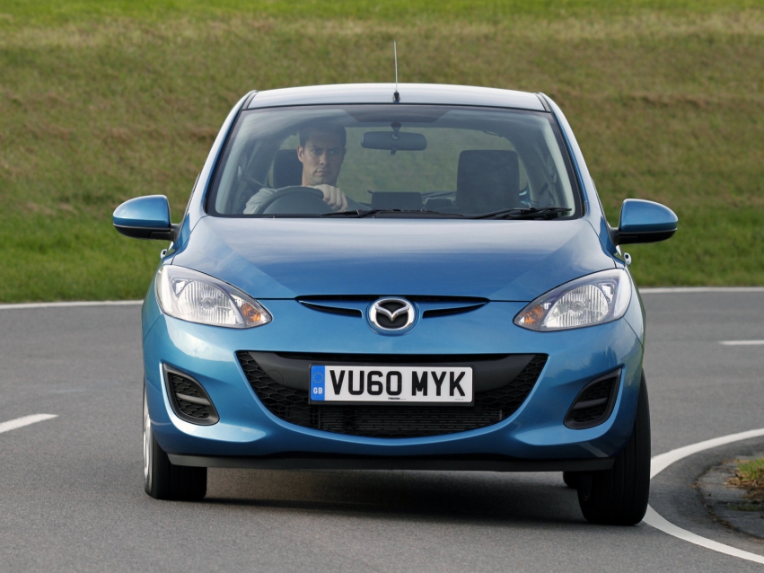 Авто обои Mazda 2 Hatchback 2010