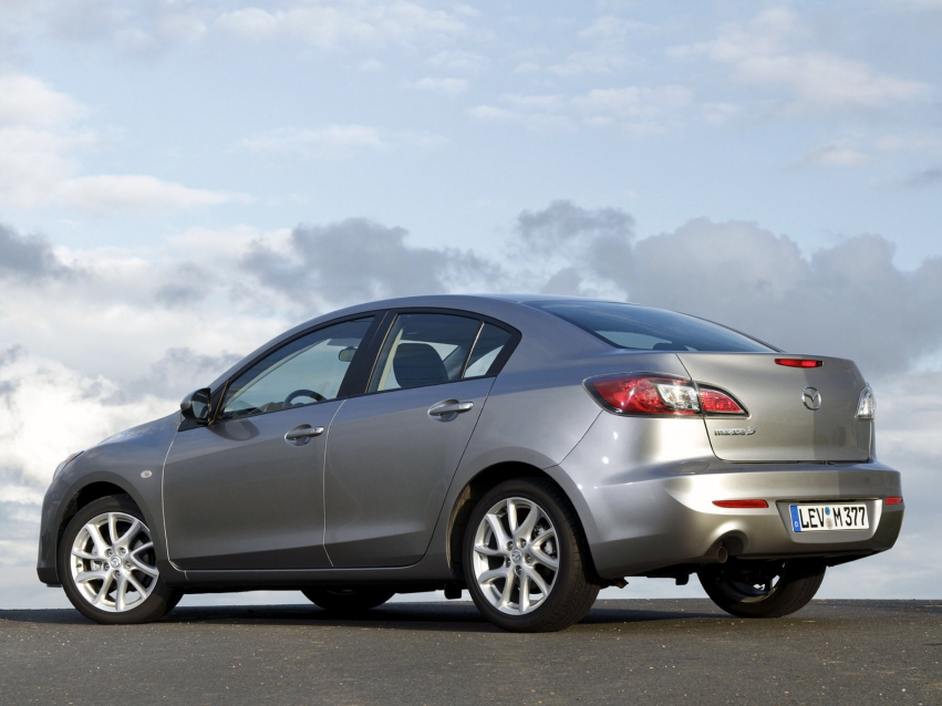 Авто обои Mazda 3 Sedan 2011