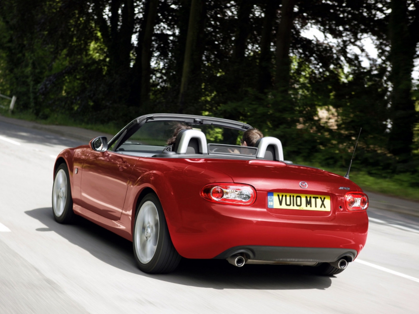 Авто обои Mazda MX-5 Roadster 2010