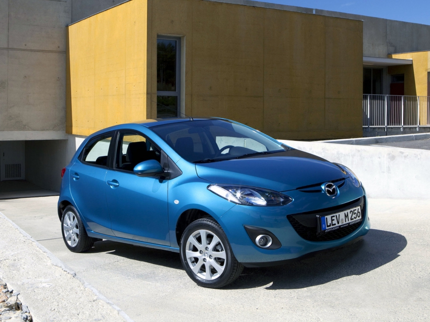 Авто обои Mazda 2 Hatchback 2010