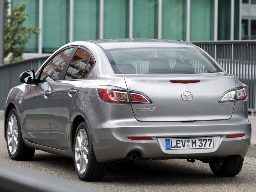 Авто обои Mazda 3 Sedan 2011