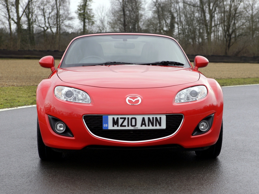 Авто обои Mazda MX-5 Roadster 2010