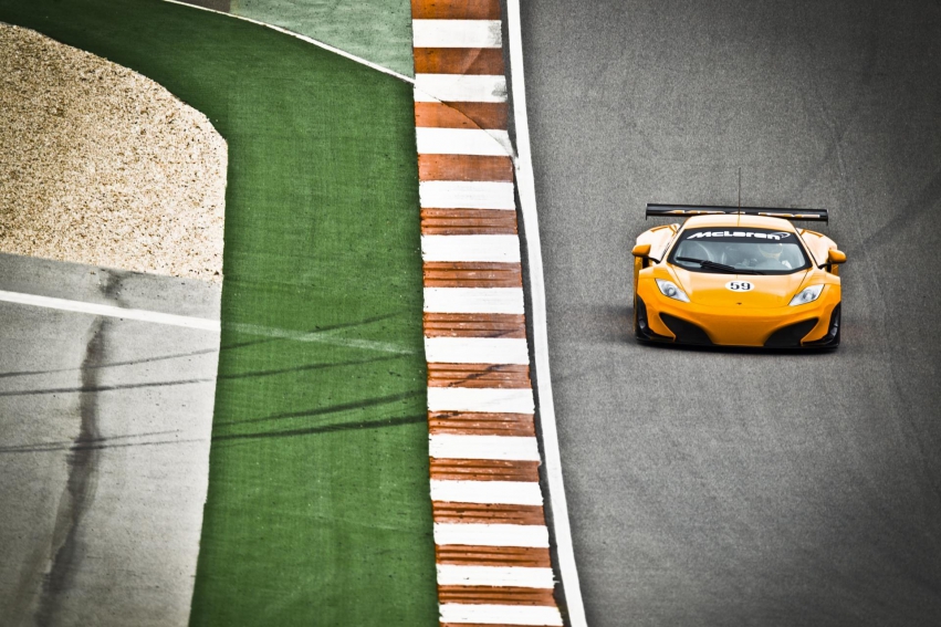 Авто обои McLaren MP4-12C GT3 2011