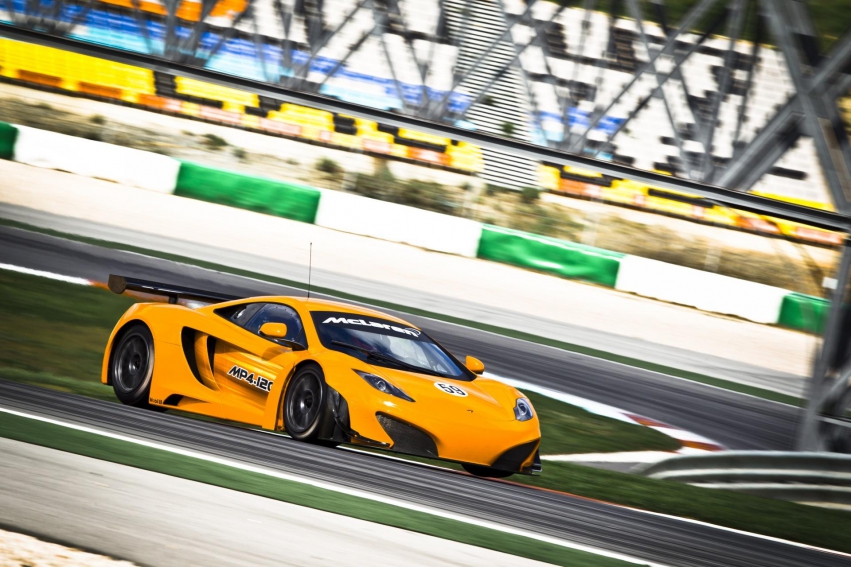 Авто обои McLaren MP4-12C GT3 2011