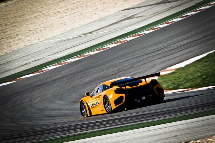 Авто обои McLaren MP4-12C GT3 2011