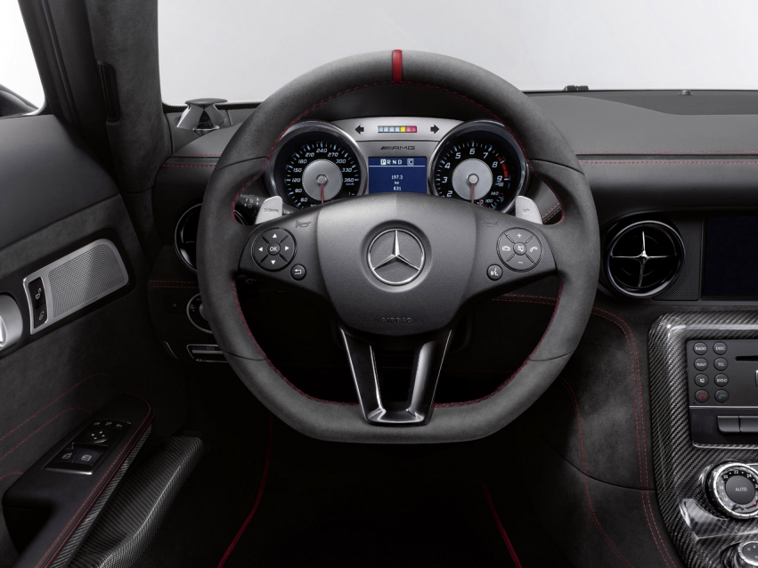 Авто обои Mercedes-Benz SLS AMG Gullwing Black Series 2014