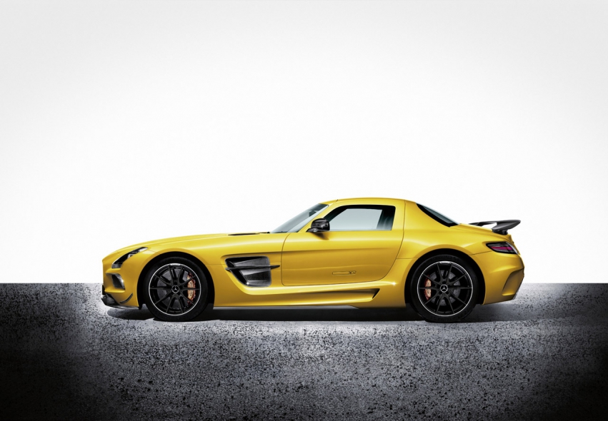 Авто обои Mercedes-Benz SLS AMG Gullwing Black Series 2014