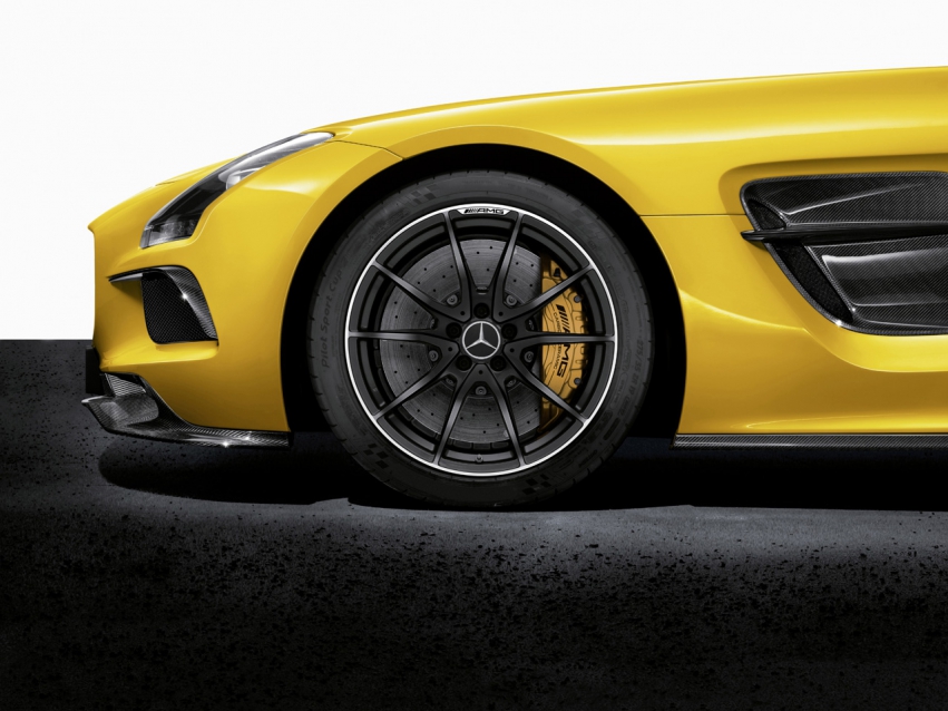 Авто обои Mercedes-Benz SLS AMG Gullwing Black Series 2014