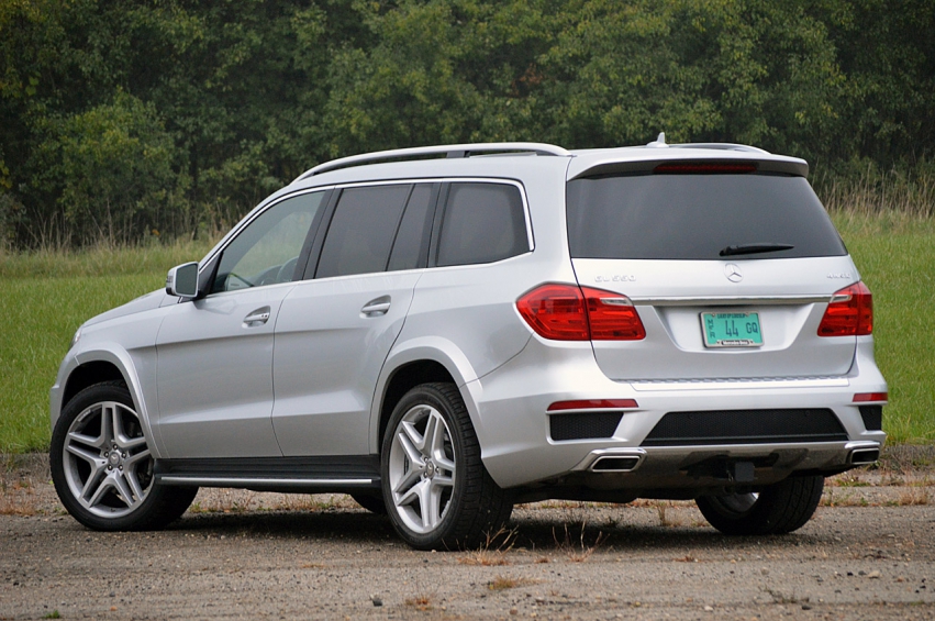 Авто обои Mercedes-Benz GL550 2013