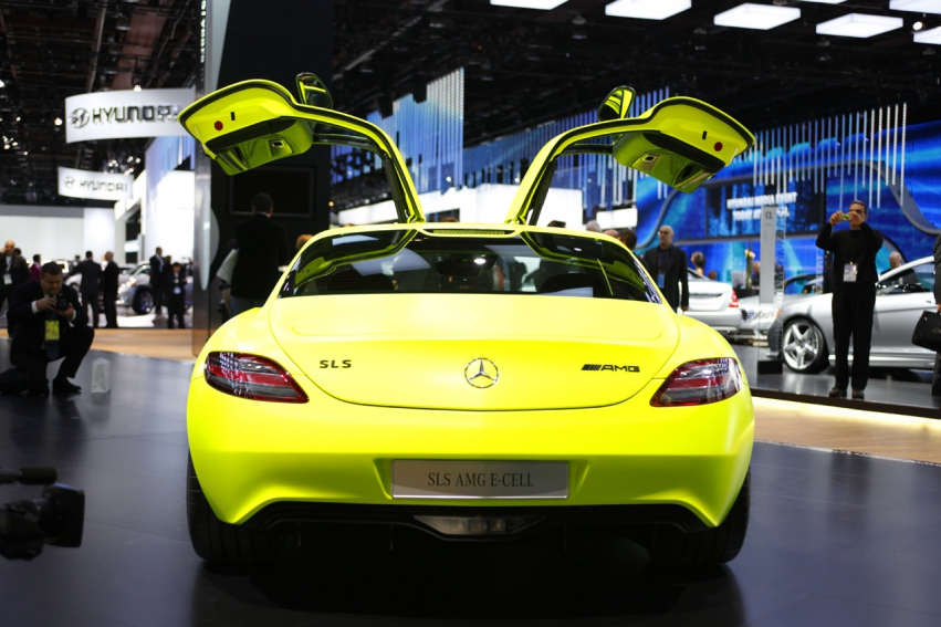 Авто обои Mercedes-Benz SLS E-Cell 2011