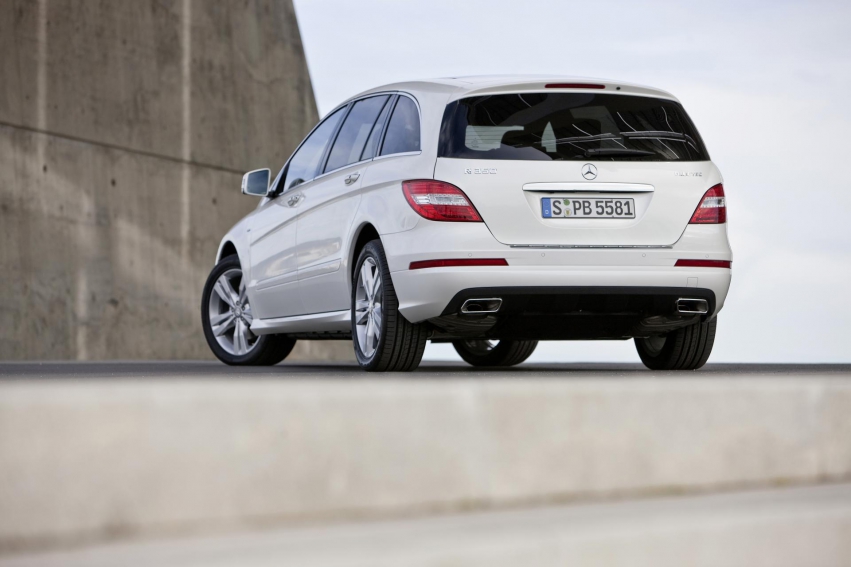 Авто обои Mercedes-Benz R-Class 2012