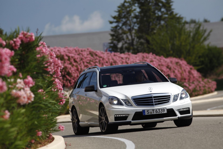 Авто обои Mercedes-Benz E63 AMG Wagon